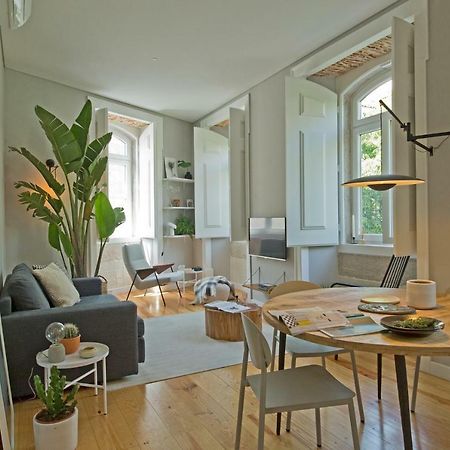 Update Urban Chic Flat In 19Th Century Building 2 Bedrooms & 2 Bathrooms & Ac Central Alfama District Lisboa Exteriör bild
