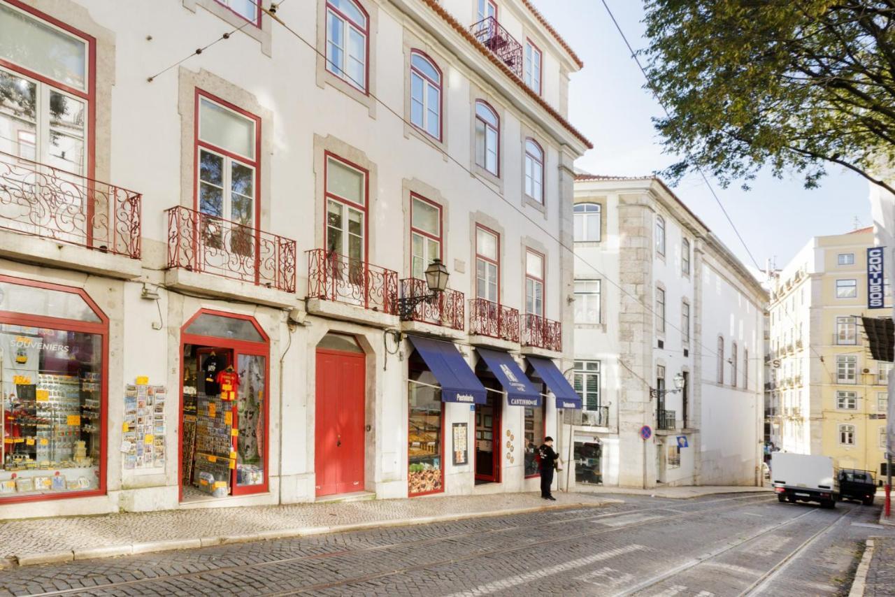 Update Urban Chic Flat In 19Th Century Building 2 Bedrooms & 2 Bathrooms & Ac Central Alfama District Lisboa Exteriör bild