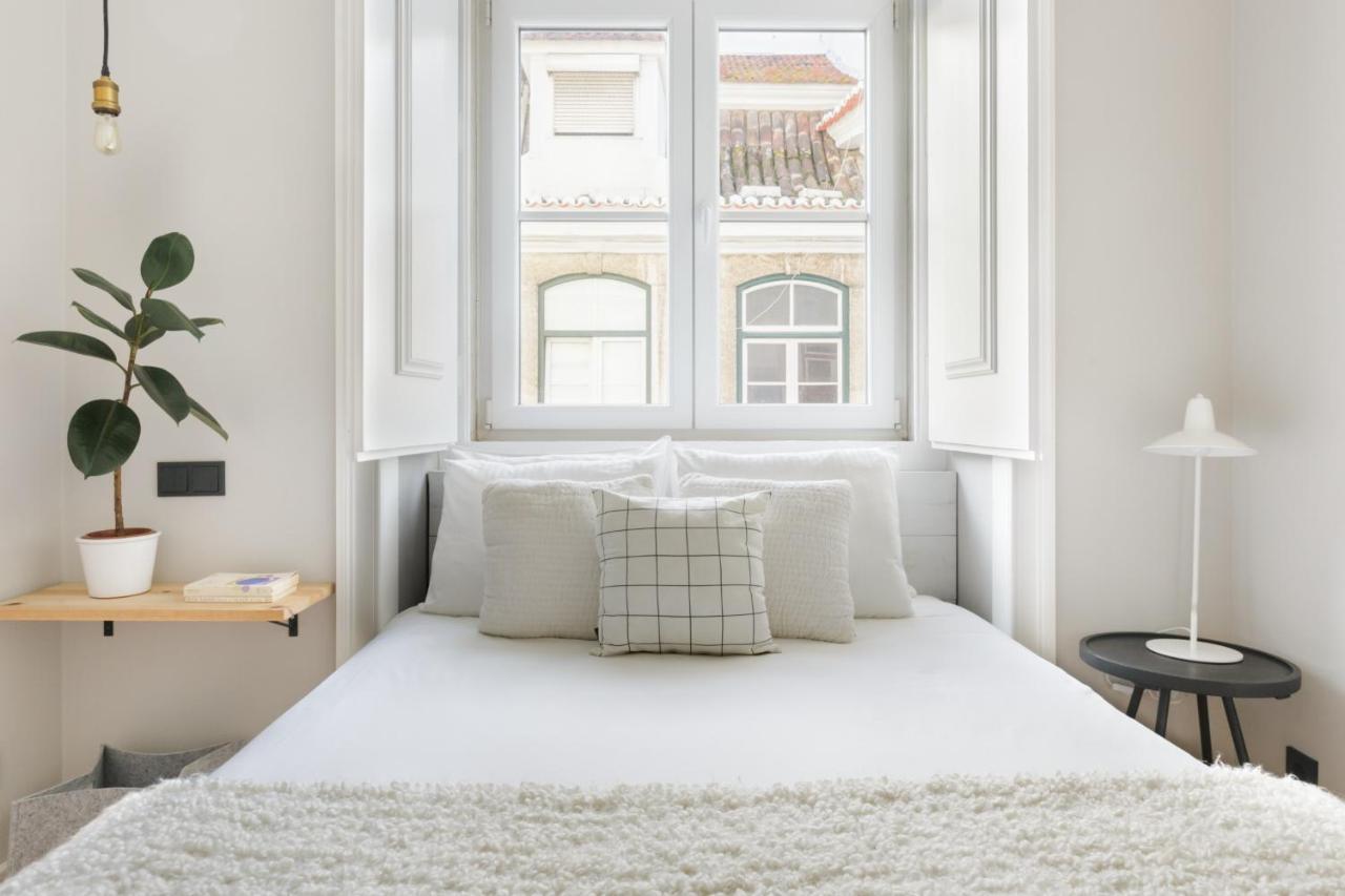 Update Urban Chic Flat In 19Th Century Building 2 Bedrooms & 2 Bathrooms & Ac Central Alfama District Lisboa Exteriör bild