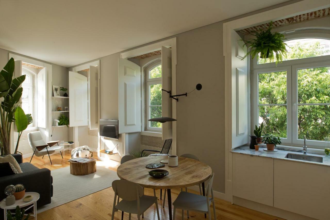 Update Urban Chic Flat In 19Th Century Building 2 Bedrooms & 2 Bathrooms & Ac Central Alfama District Lisboa Exteriör bild