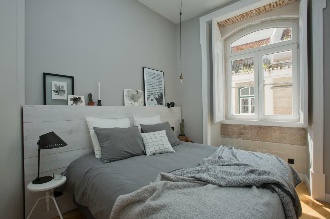 Update Urban Chic Flat In 19Th Century Building 2 Bedrooms & 2 Bathrooms & Ac Central Alfama District Lisboa Exteriör bild